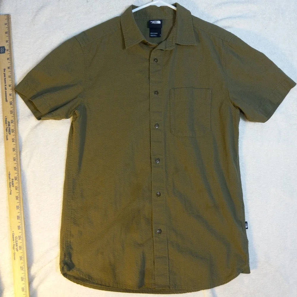 The North Face Shirt Men S Green Short Sleeve Button Collar Cotton pockets